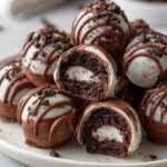 No-Bake Oreo Balls (3 Ingredients)