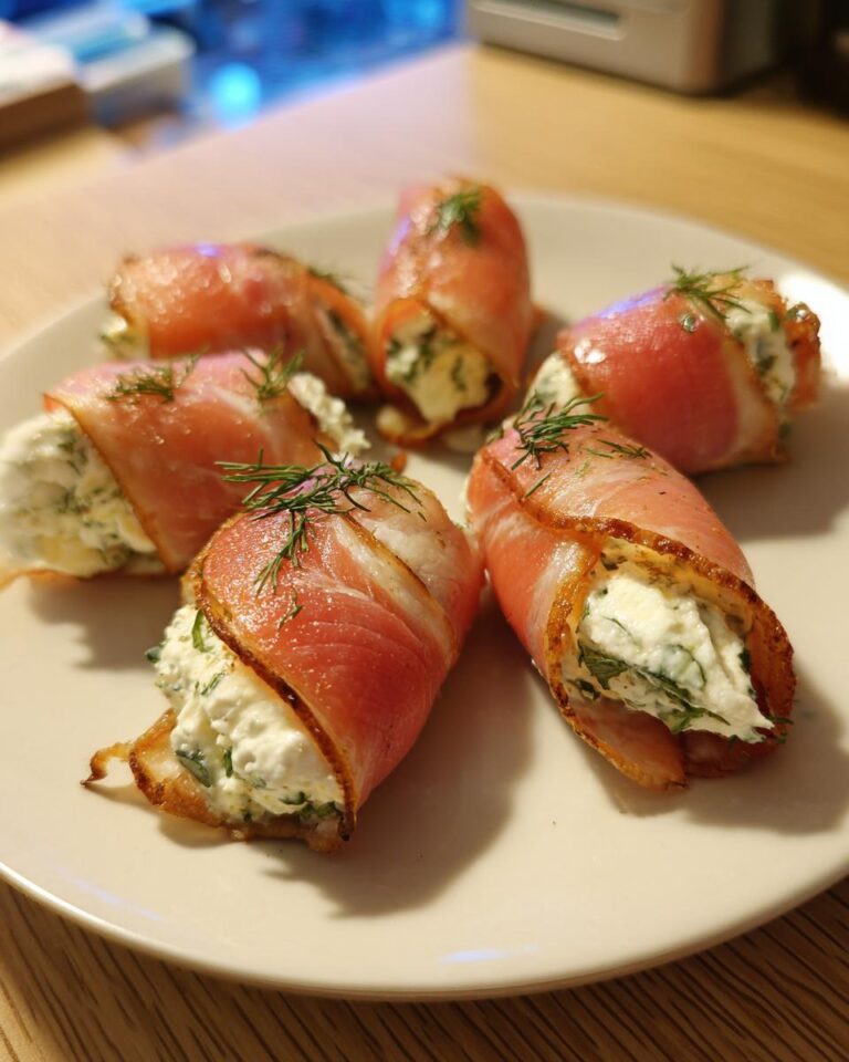Keto Smoked Salmon Rollups