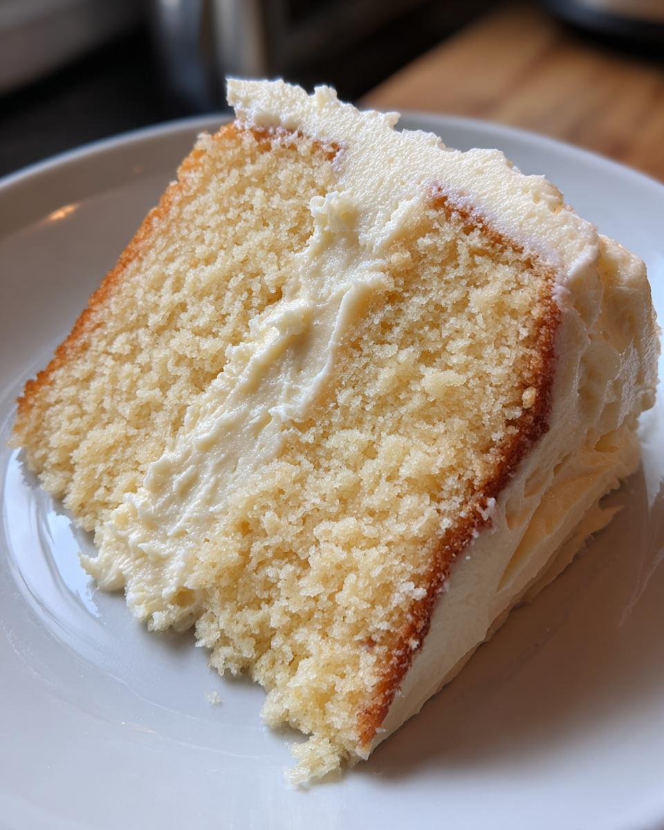 Vanilla Birthday Cake with Buttercream (Decorating Style) - detail 2